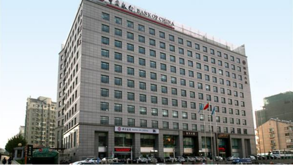 銀豐科技選用新恒邦雙軌無(wú)機(jī)布基折疊式特級(jí)防火卷簾門